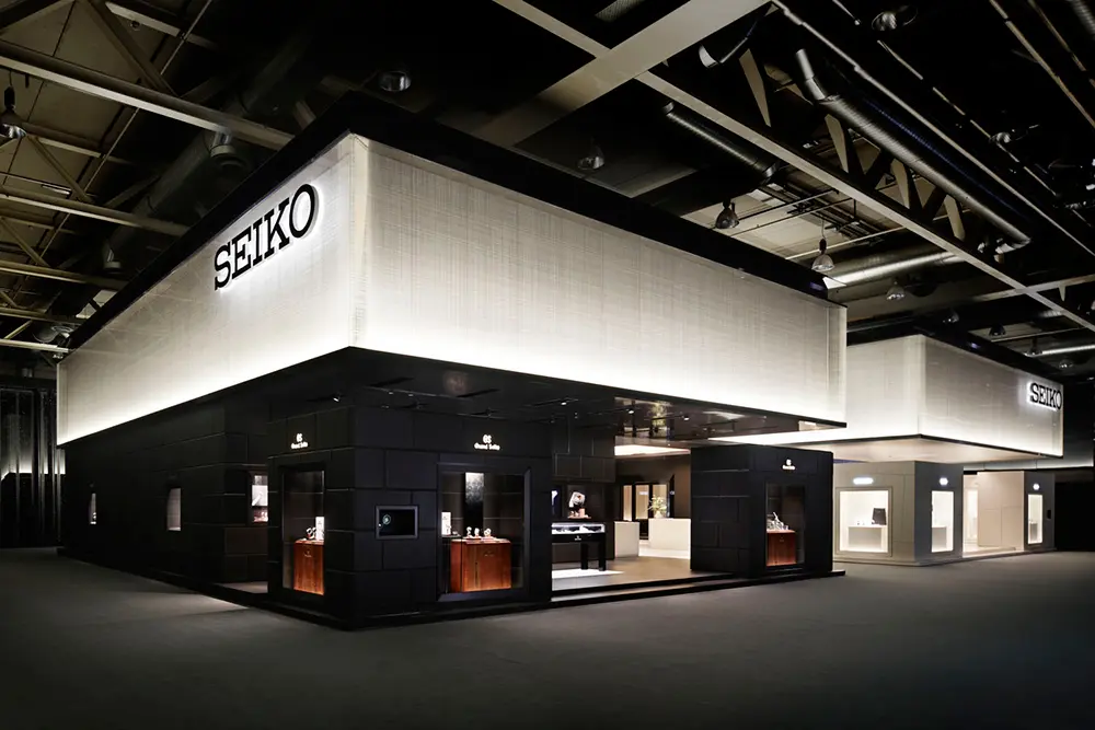 “Grand Seiko Wing”的高级感和“Seiko Wing”的先进性，在整个展馆表现出两种不同的面貌