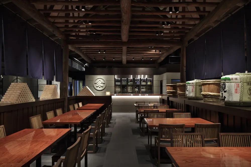 In "Taisho Storehouse" local feast can be enjoyed.