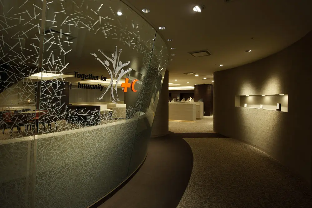 Entrance. "Nest", the design concept, is represented, to warmly welcome the visitors.
