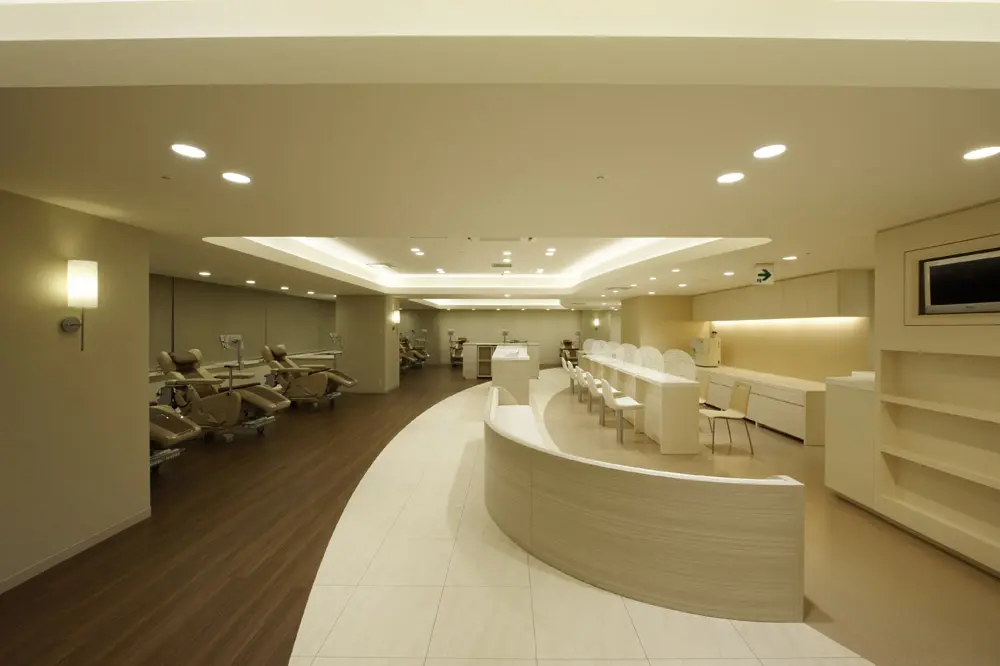 Blood contribution room. A sense of security and the safe illuminance during the operation have deeply been considered.
