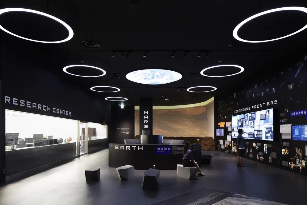 "Science" and "Research Center" are cutting-edge planetary exploration research sites, created through industry-academia collaboration with The University Museum