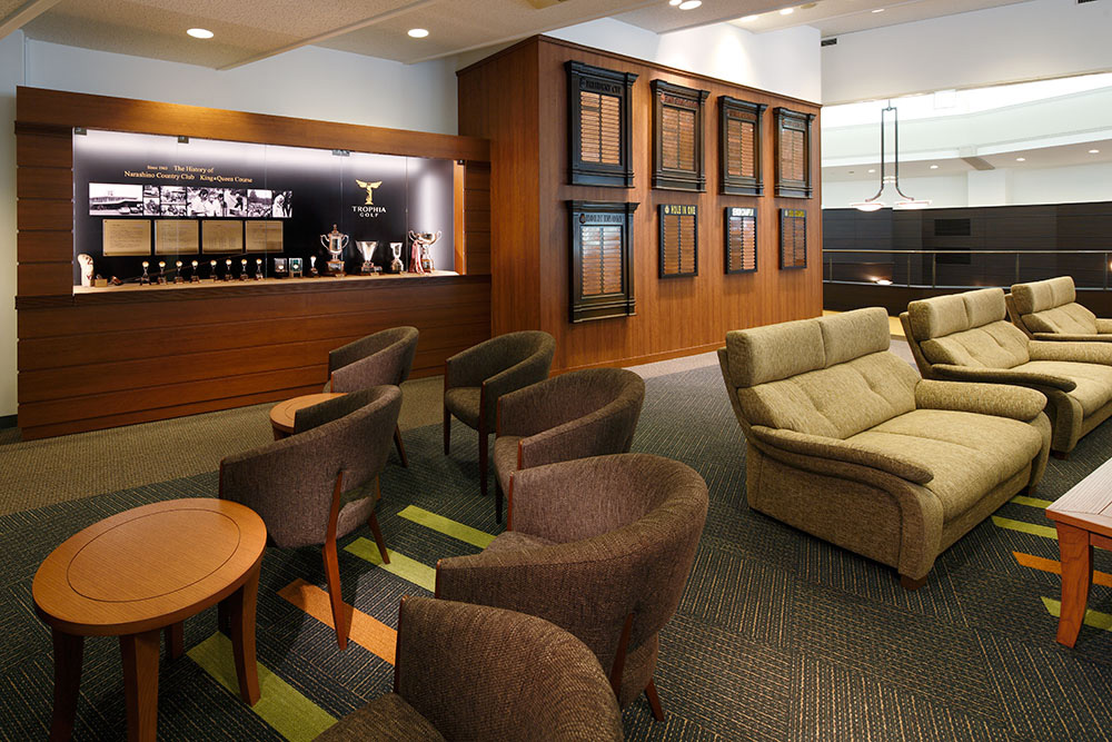 Lounge. A space called the "Legend Wall" has been set up to display the history of the golf course, Spatial Production value to the course.