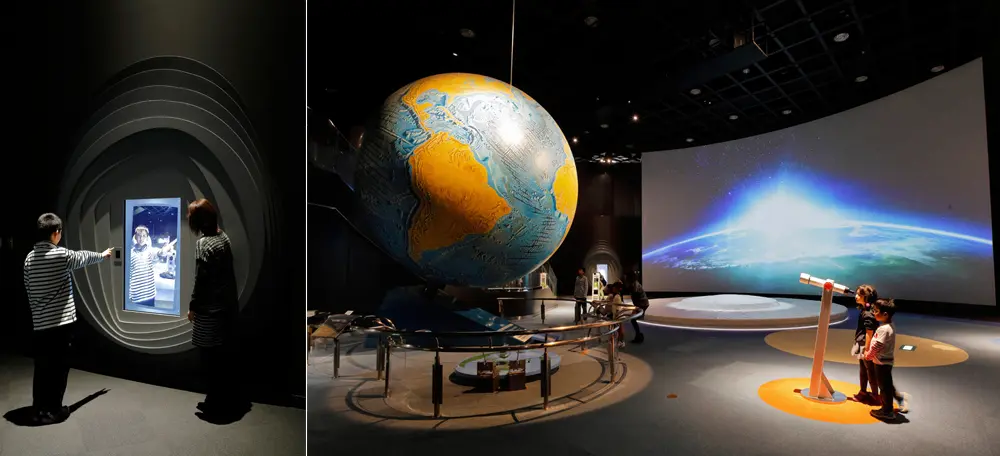｢学習型展示｣。｢宇宙と地球｣の知識を深める｢探究のトビラ｣と、大地球儀と映像を重ねて学ぶ｢地球探査スコープ｣