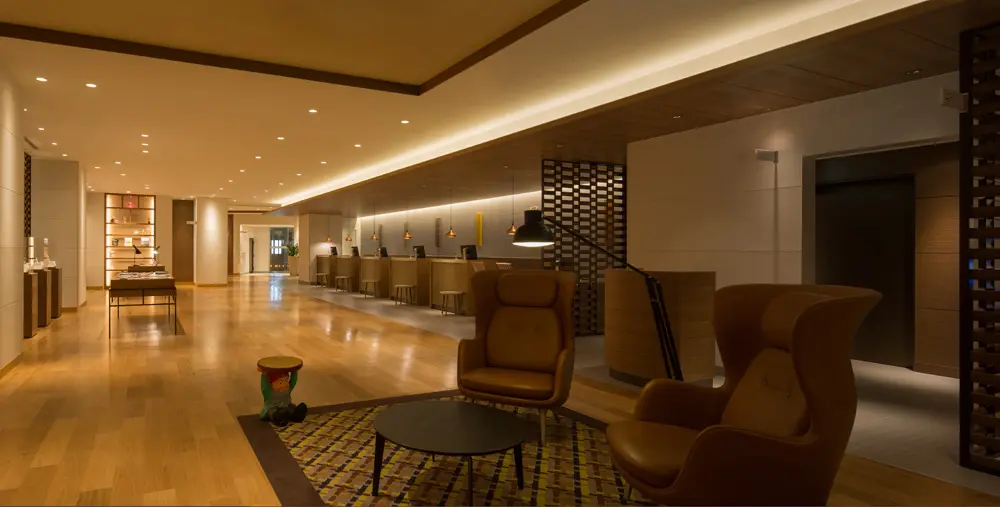 "The front desk has been changed to a separate counter like those at airports," creating a customer service environment that reduces the distance between hotel staff and customers.
