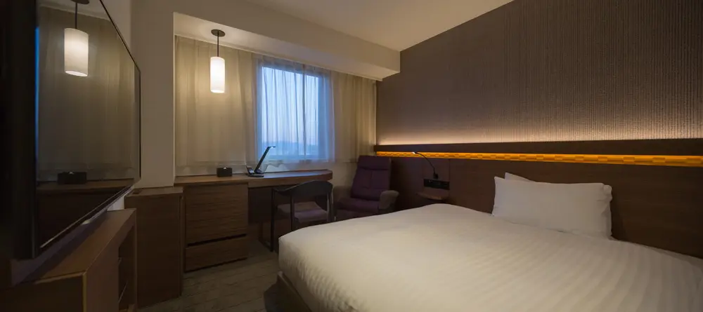 "Premium Business Room with a Calm Atmosphere" Equipped with a large work desk, coffee machine and massage chair