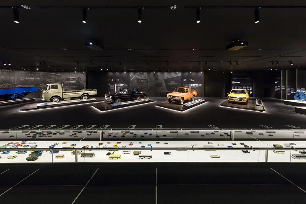 The history of Isuzu: Historical passenger cars and trucks introduced through actual and miniature cars