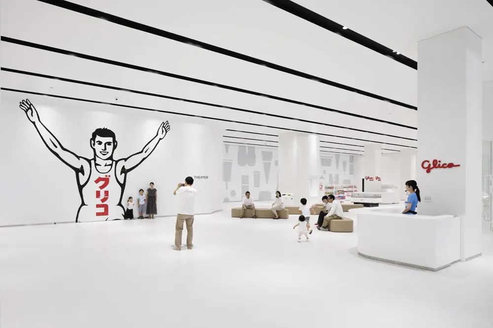 Glico's symbolic "goal in mark" greets visitors at the entrance. It is also a popular photo spot.