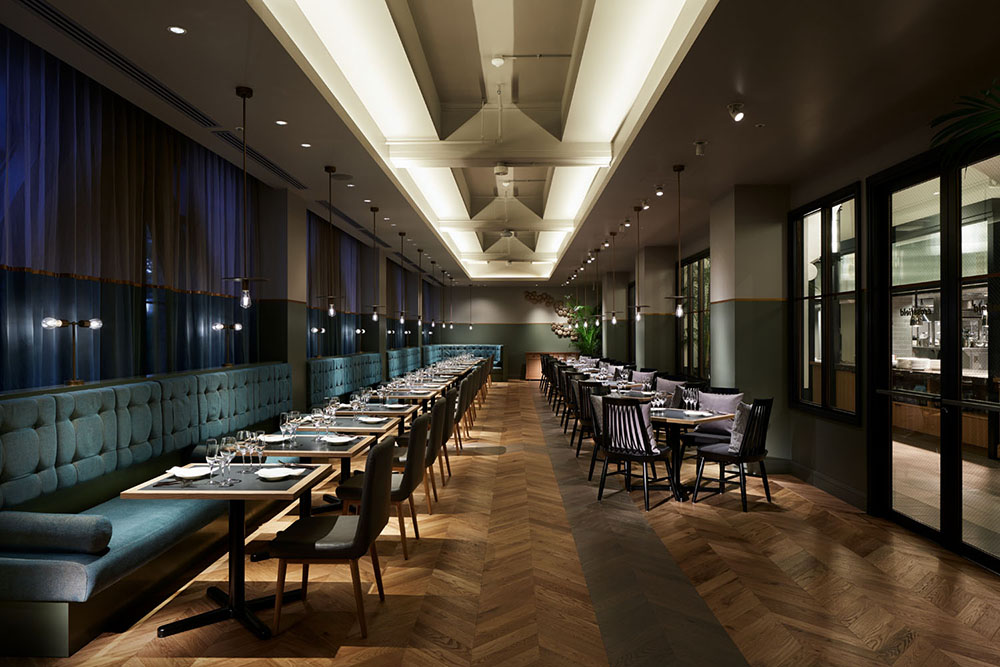 2階の「THE LANDMARK SQUARE OSAKA　crossfield with TERRACE LOUNGE」。洗練された本格的なモダンイタリアンレストランに生まれ変わった