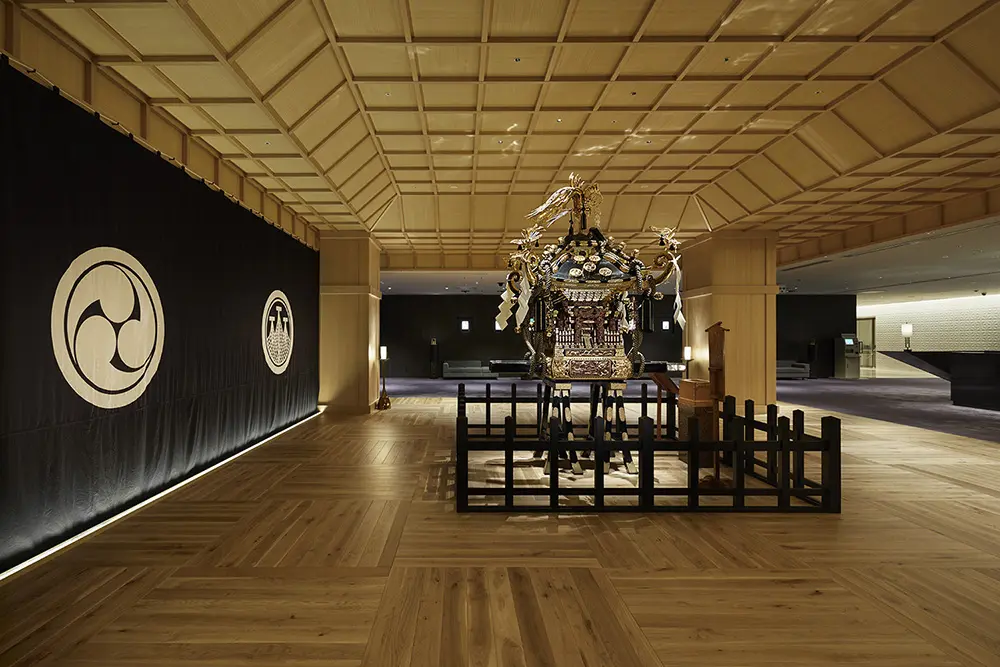 The second lobby is exclusively for guests. Only an Asakusa View Hotel that is integrated into the local community can provide this space, allowing you to experience the real Asakusa. The portable shrine storehouse where the portable shrine is enshrined is located in the center of the lobby.