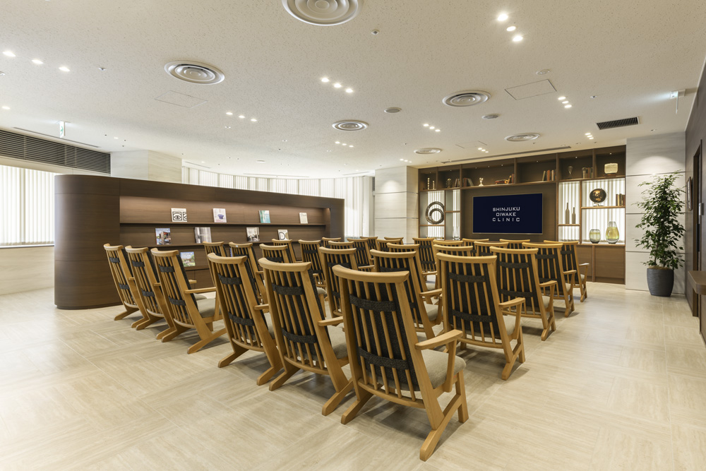Waiting area: Natural light is brought in, making it bright and relaxing.