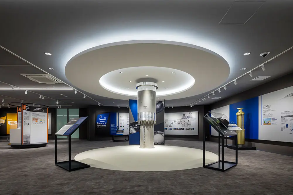 An exhibition of the pump business that expresses a powerful expansion and dynamism, focusing on the "cryogenic pump" used in the harsh environment of extremely low temperatures
