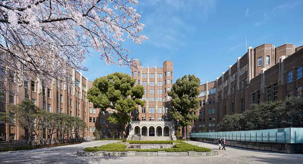 The former Public Health Institute building, designed by architect Shozo Uchida and completed in 1938, has been renovated into an exhibition space in conjunction with renovation work such as seismic reinforcement and barrier-free access.