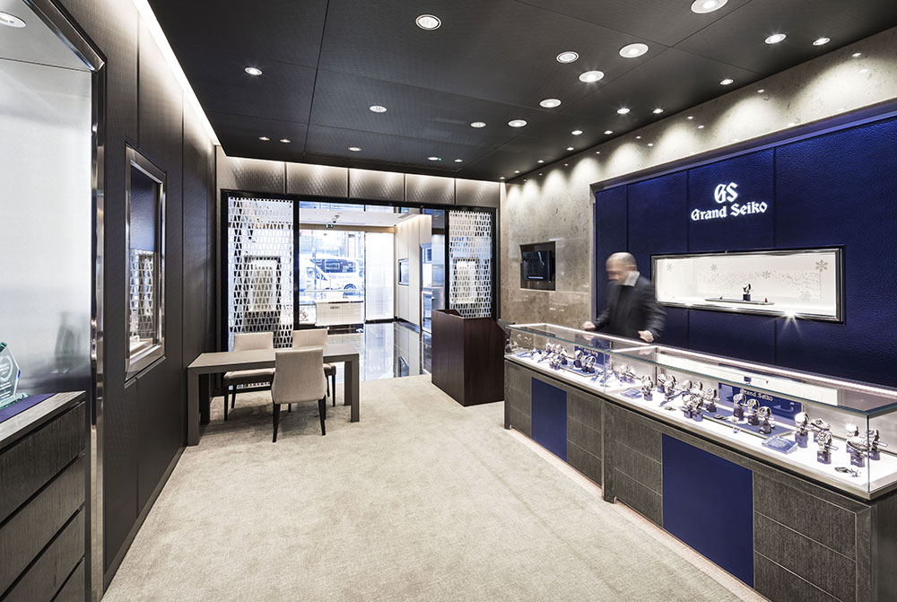 店内深处的卖场在精工精品店内首次采用了Grand精工精品店的新设计