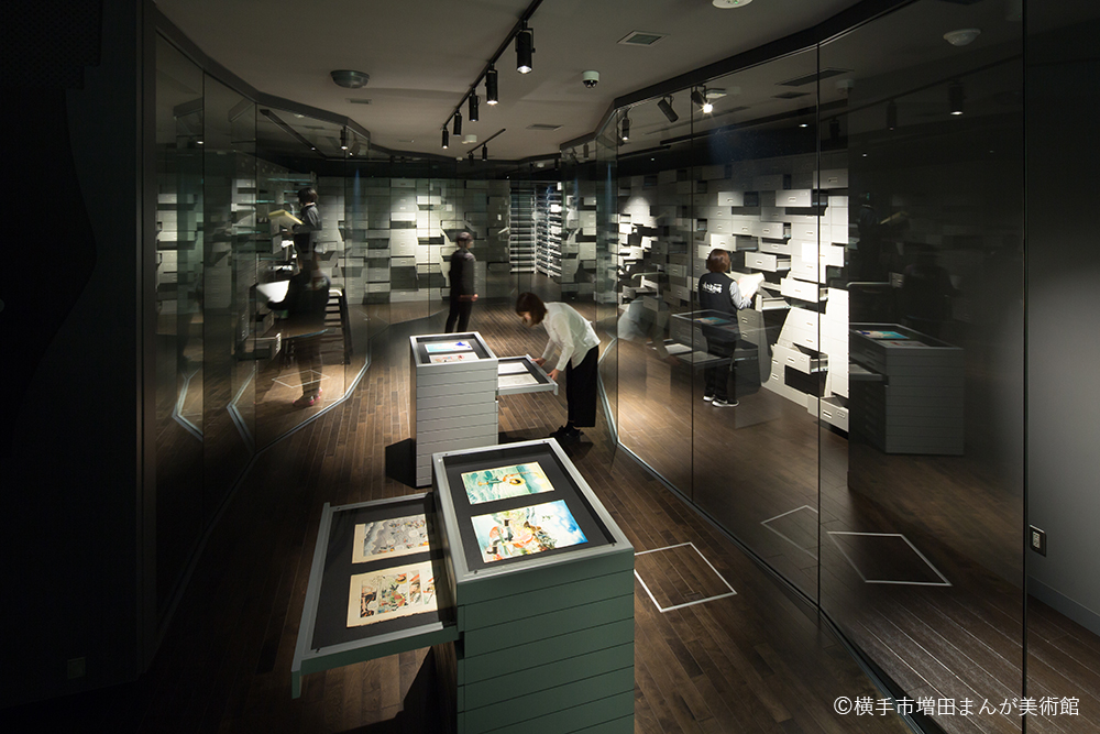 The Manga no Kura Exhibition Room, which houses over 200,000 original drawings, preserves and manages them in an appropriate environment and makes them available to the public.