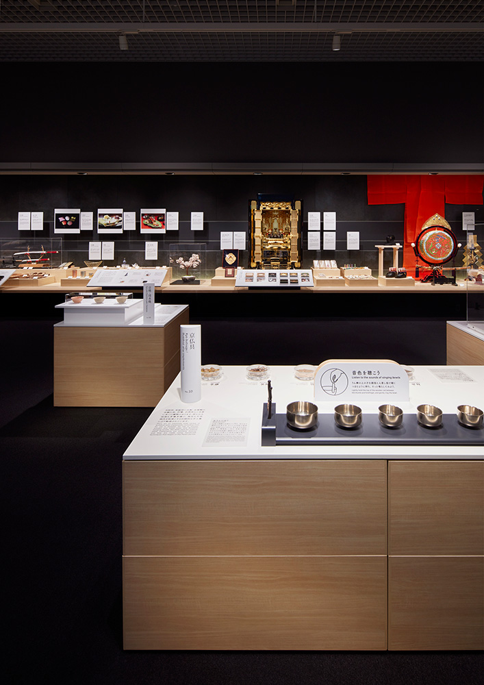 74CRAFTS EXHIBITION:也有可以实际接触和体验传统产业产品的展区，可以亲身体验和学习制造业相关的知识