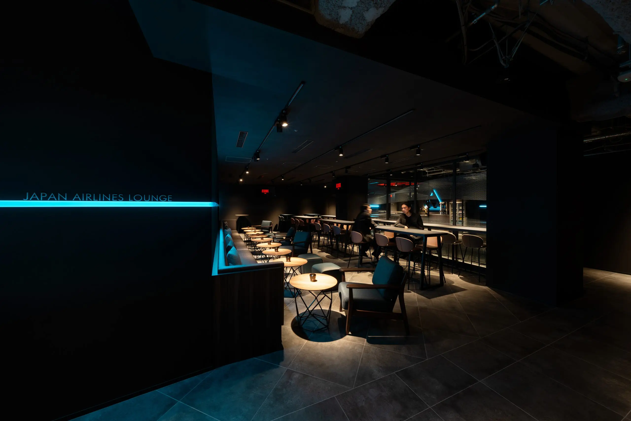 Enjoy your time freely with a variety of seating styles