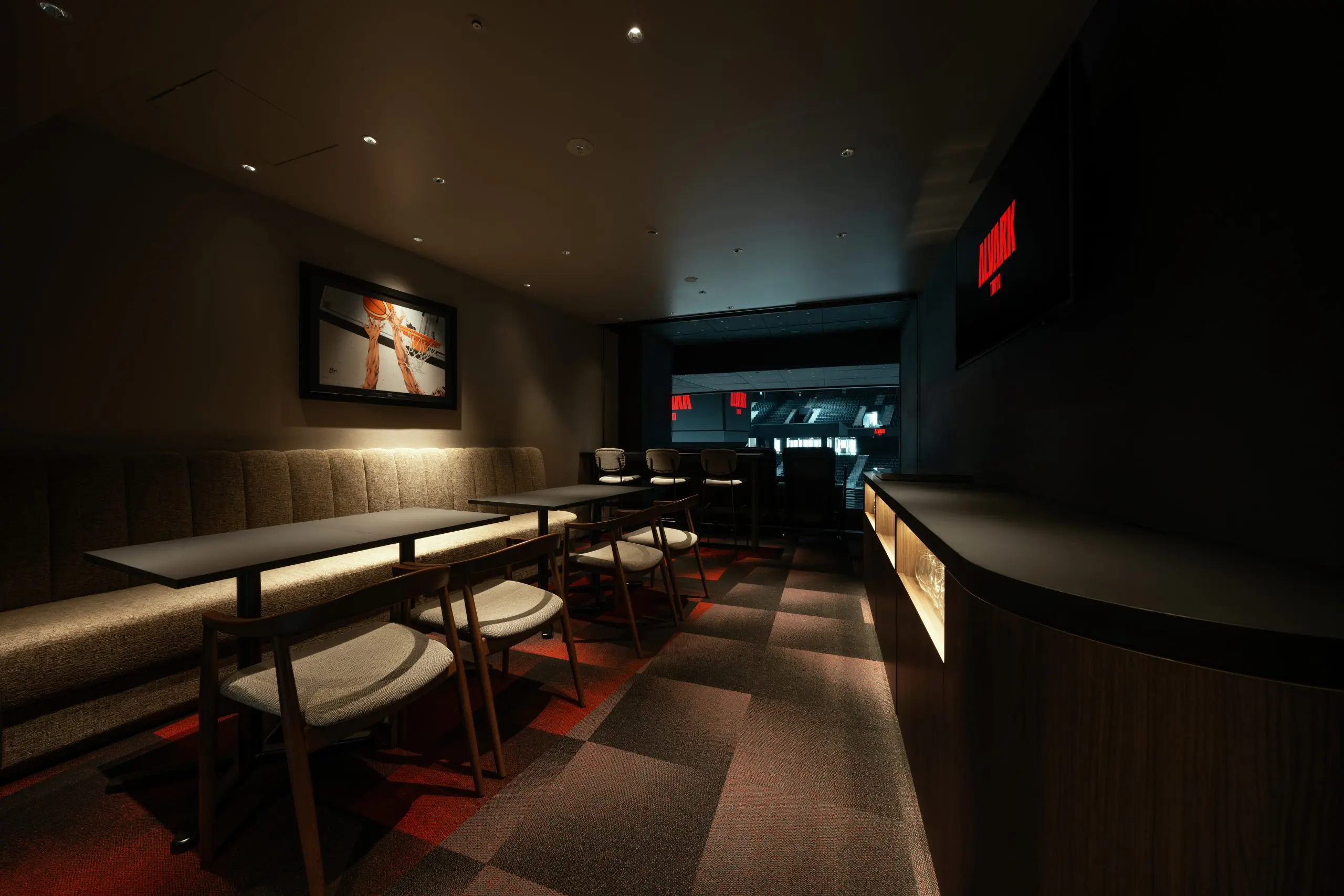 Dining-style suite