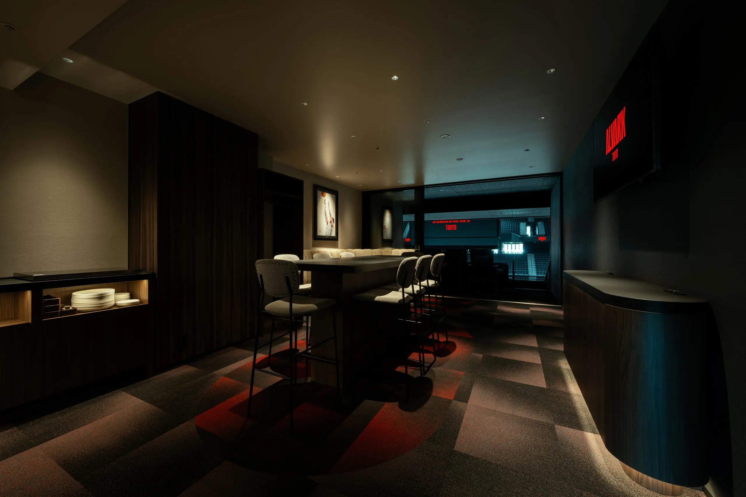 Room design with a high counter in the center