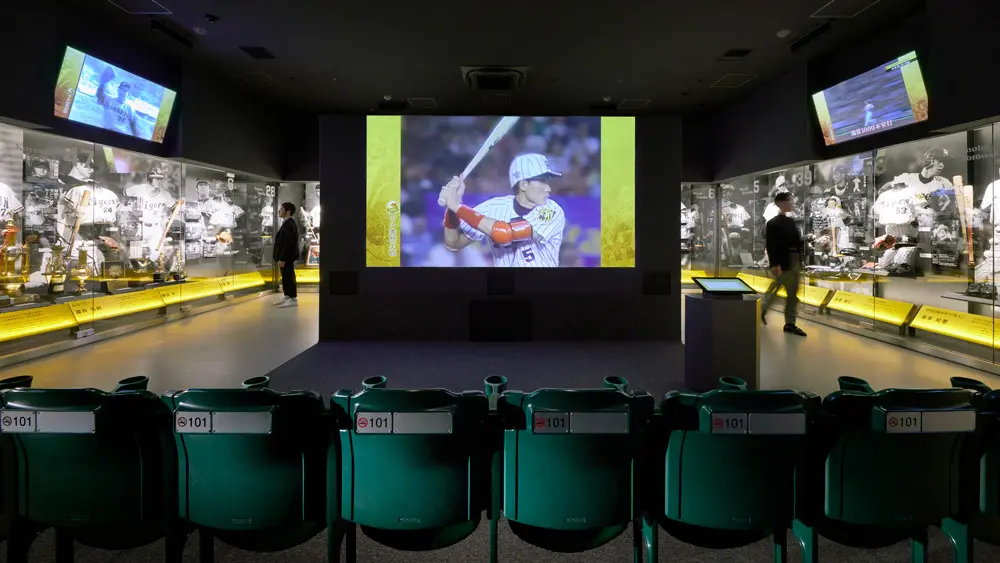 Hero Legends: Introducing the great players in the team's history, including three players with retired numbers from the Hanshin Tigers. Dynamic play photos and large-scale Video convey the dynamism and enthusiasm.