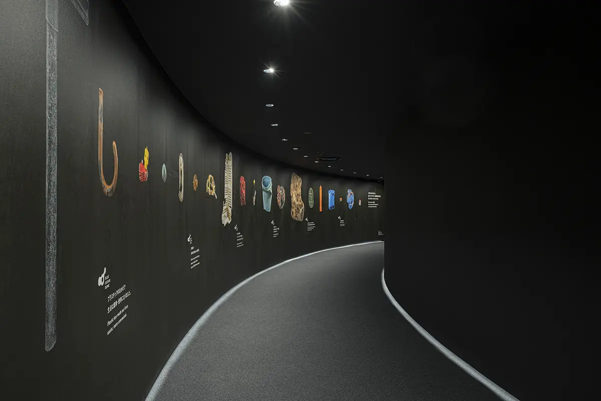 Graphics on the way home, leaving a lasting impression from the main theater.