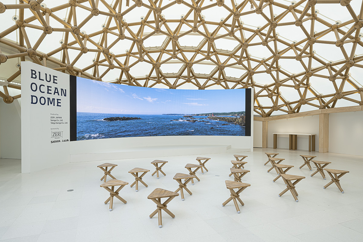 ドームC「叡智」：メインシアター空間と対比させた明るく開放的な空間