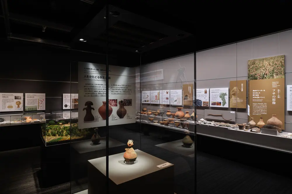 常设展示室:采用可变型的空间构成，丰富的主题、信息、资料展开多样