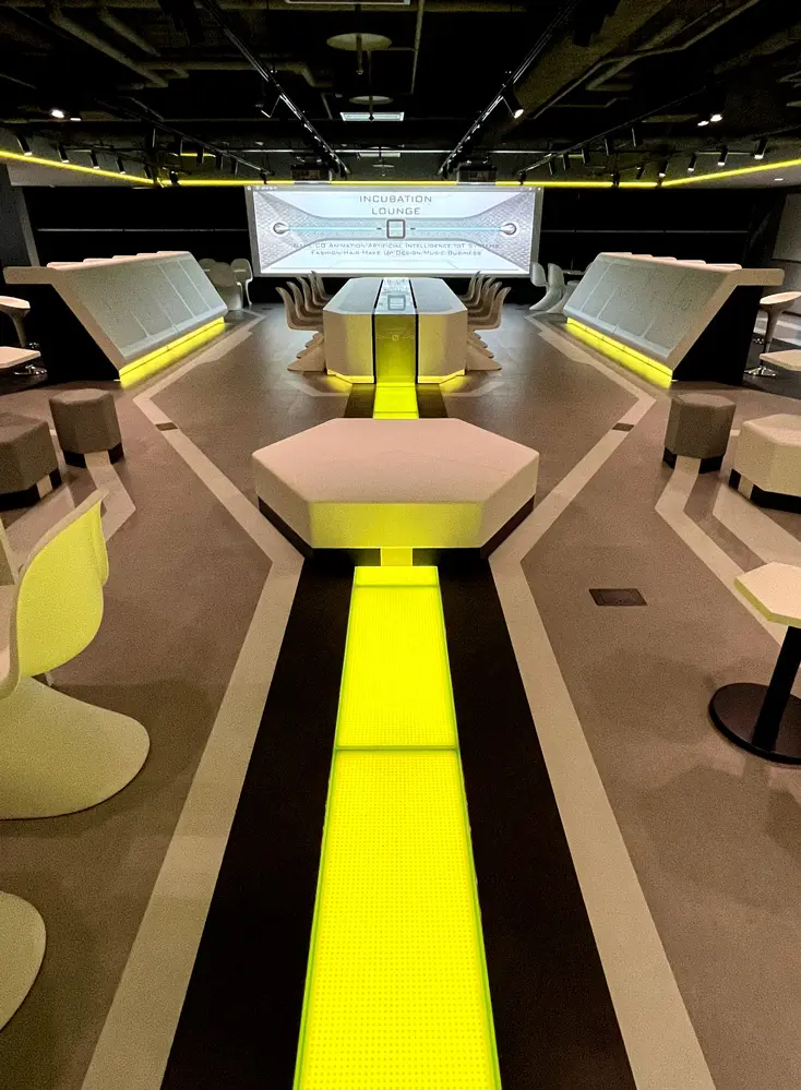 The spatial configuration module is angled at 60 degrees, allowing for flexible furniture layout and linking with the space.