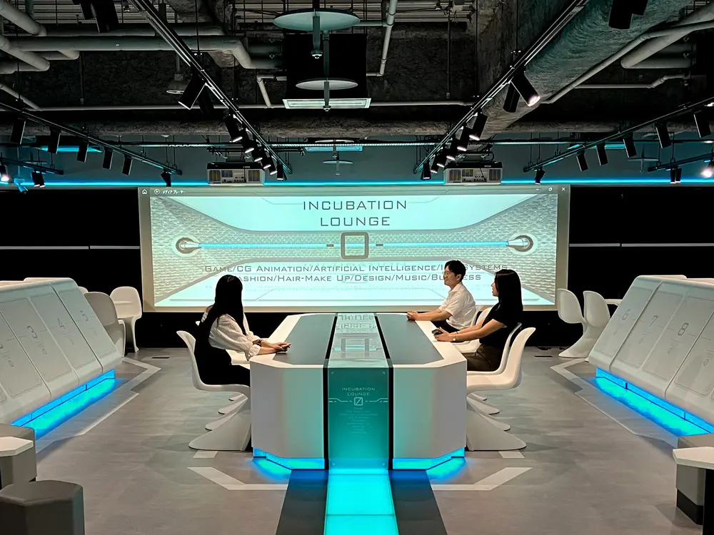 Japan Education Foundation Osaka General Campus "INCUBATION LOUNGE 0"<br>(Osaka Mode Gakuen, HAL Osaka, International Fashion University Osaka Campus, Osaka International College of Technology)
