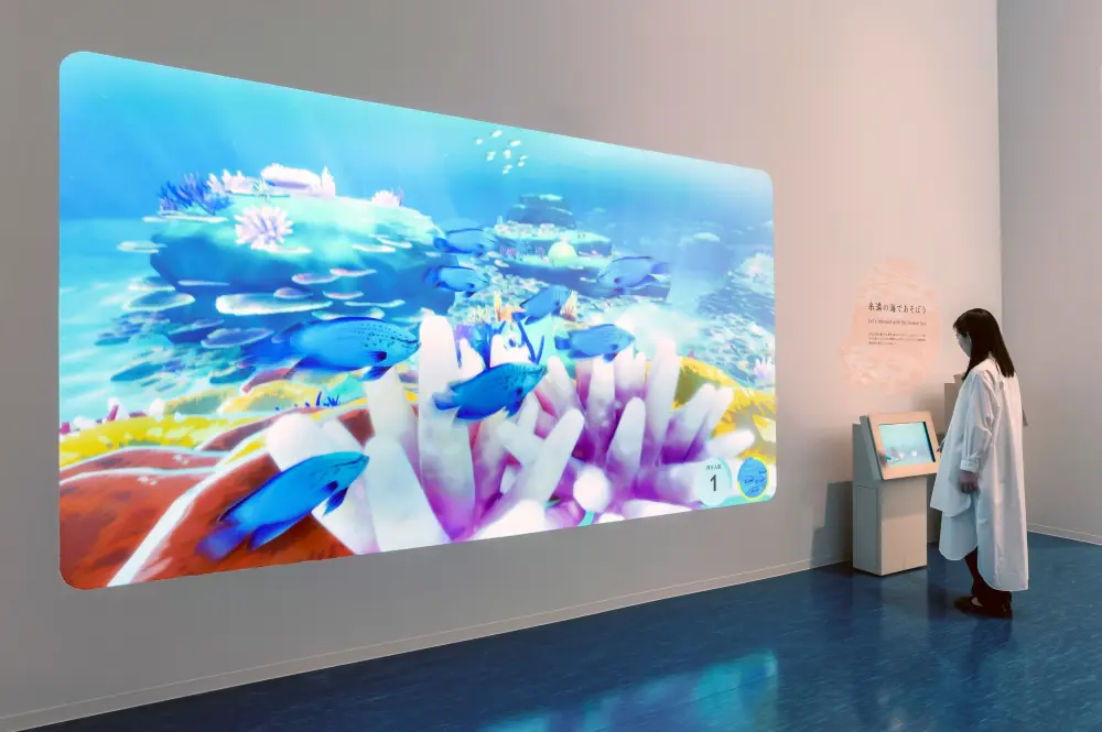 Play in the Sea of Itoman: An interactive experience that brings to life the fish that live in the Ino (a shallow sea surrounded by coral reefs in the Okinawa dialect)