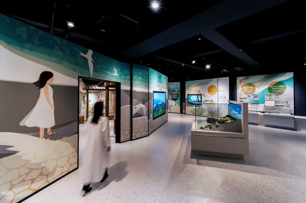 Itoman's Gusuku: A combination of immersive aerial photography using high-speed drones, diorama models, and excavated materials reveals the site from a different perspective