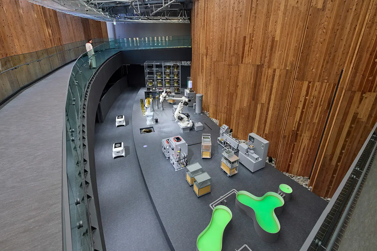 Factory Area:介绍“柔软制作”的思想，受到长期使用的日本传统制造工艺的启发
