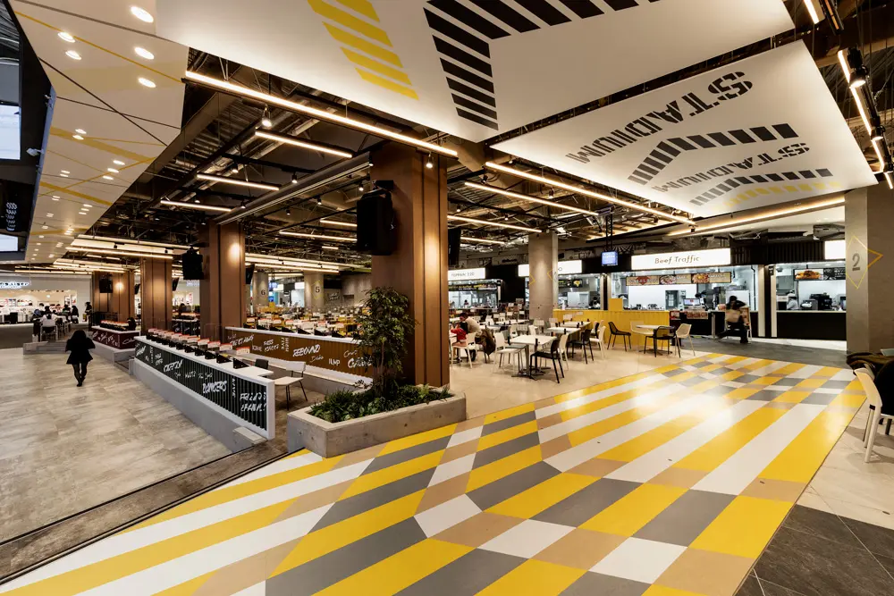 Sakai Food Stadium: A food hall with a casual system that allows stores to be changed regularly