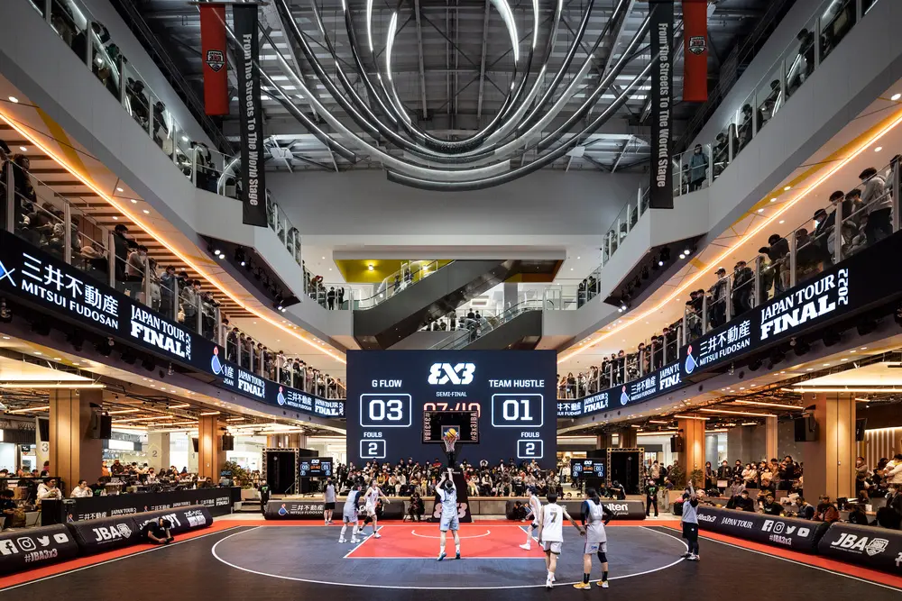 During events, official 3x3 basketball matches can be held. The vision and lighting create an immersive spatial Spatial Production.