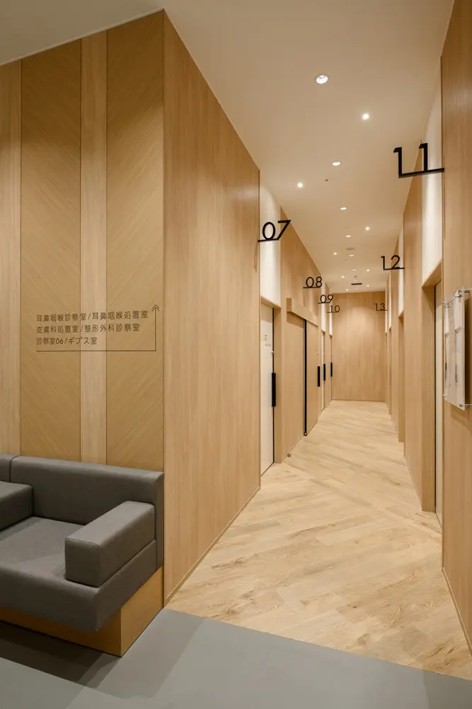 Implementing a sign plan that takes universal design into consideration