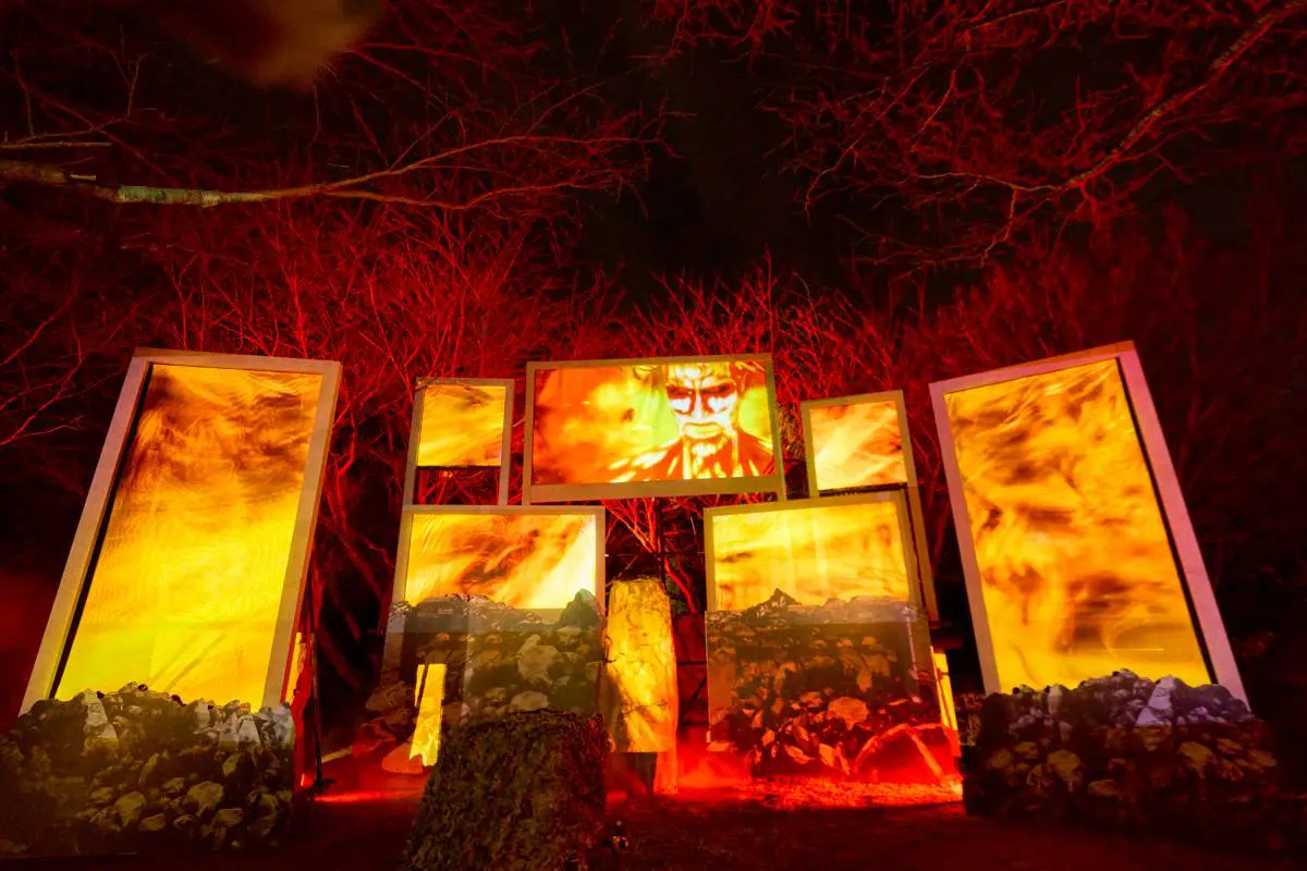 Using seven screens, the Survey Corps' battle in the "Operation to Retake Shiganshina District" is intuitively portrayed.