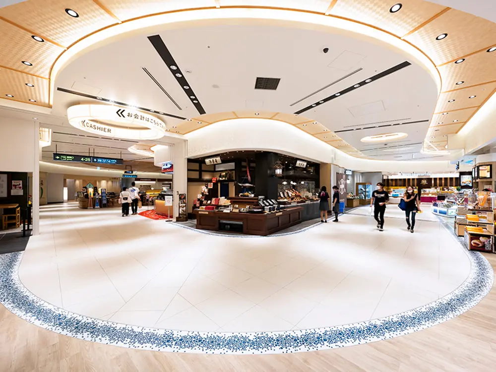 Osaka International Airport (Itami Airport)<br>South Terminal/North Terminal Commercial Area