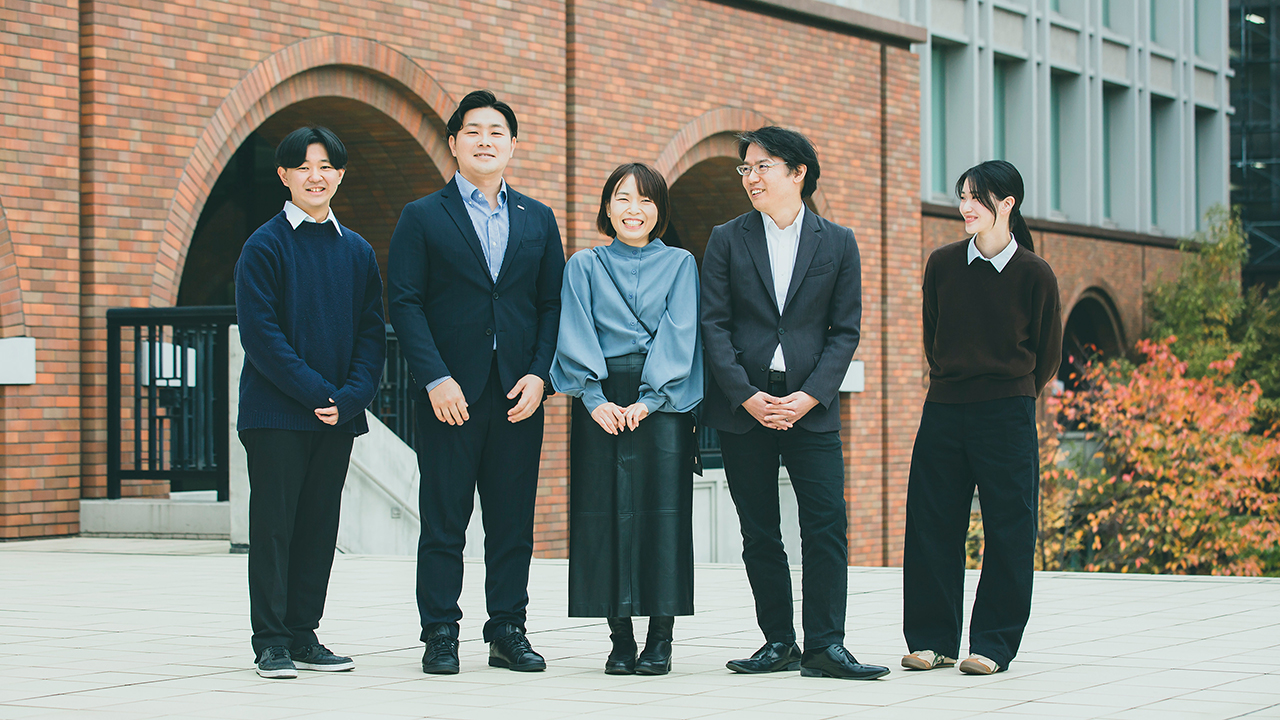 異なる視点を掛け合わせ、廃材の可能性を探る。武蔵野大学×サトー×丹青社が挑んだ軟質ウレタンの利活用