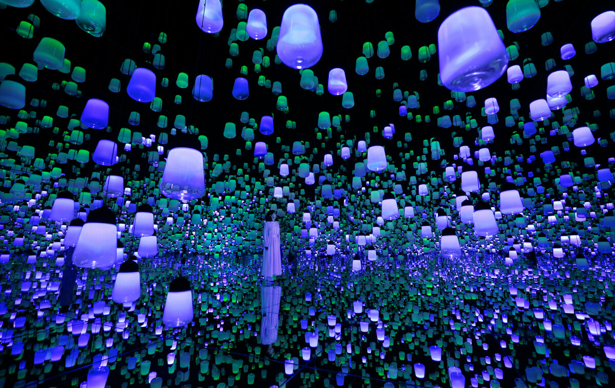 teamLab, Forest of Resonating Lamps: One Stroke - a Year in the Mountains © teamLab: Our company was responsible for the overall interior finishing and installation of lamps and other equipment.