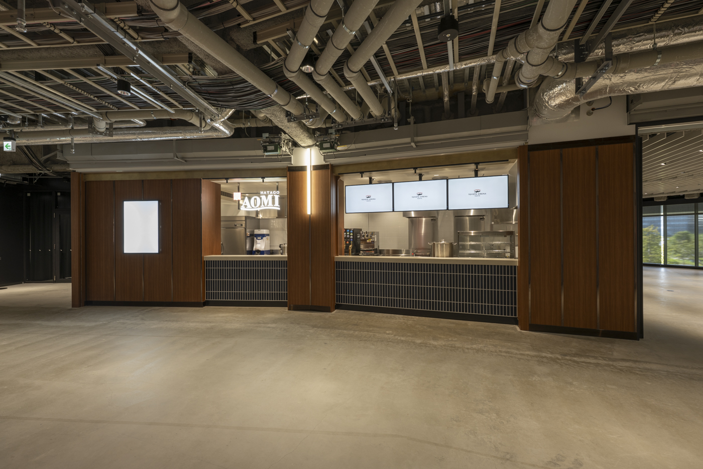 3階「旅籠 青海」：和のテイストをモチーフに、ちゃんこ鍋やおにぎりなどの和食を提供する店舗